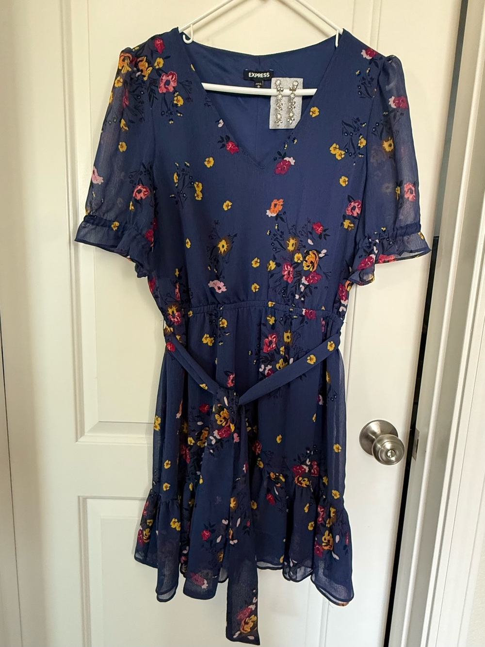 Express Floral V-Neck Short Sleeves Blue Dress size M with free Express earrings
